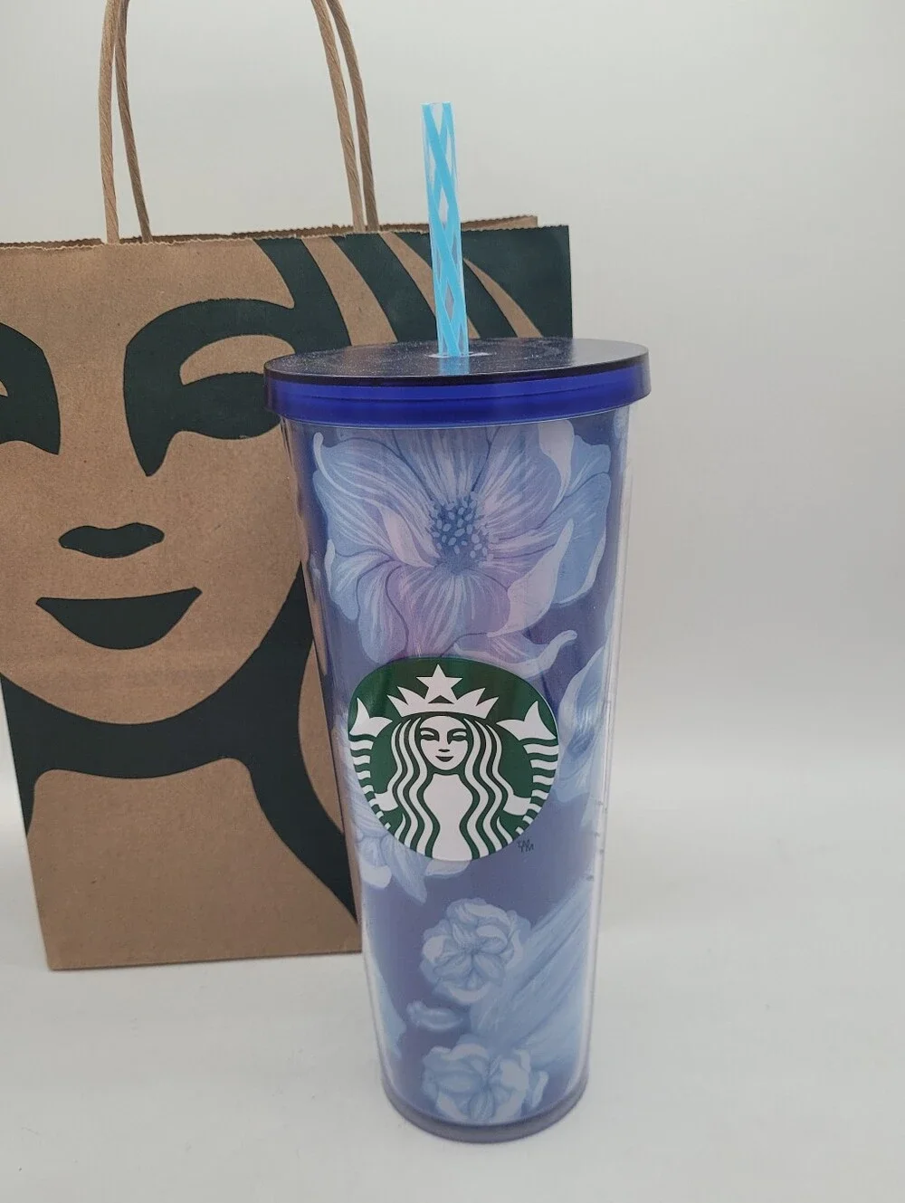Starbucks Desert Floral Cactus cold cup is a 24 fl oz
